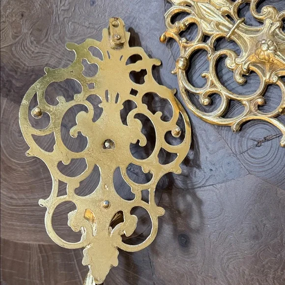 vintage Hollywood Regency style gold filigree wall sconce - Picture 3 of 6